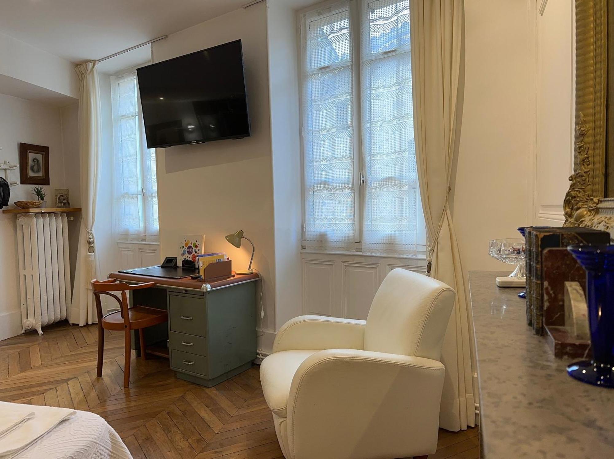 Chambre De Charme Au Coeur Du Vieux Valence - Confort & Calme Eksteriør billede